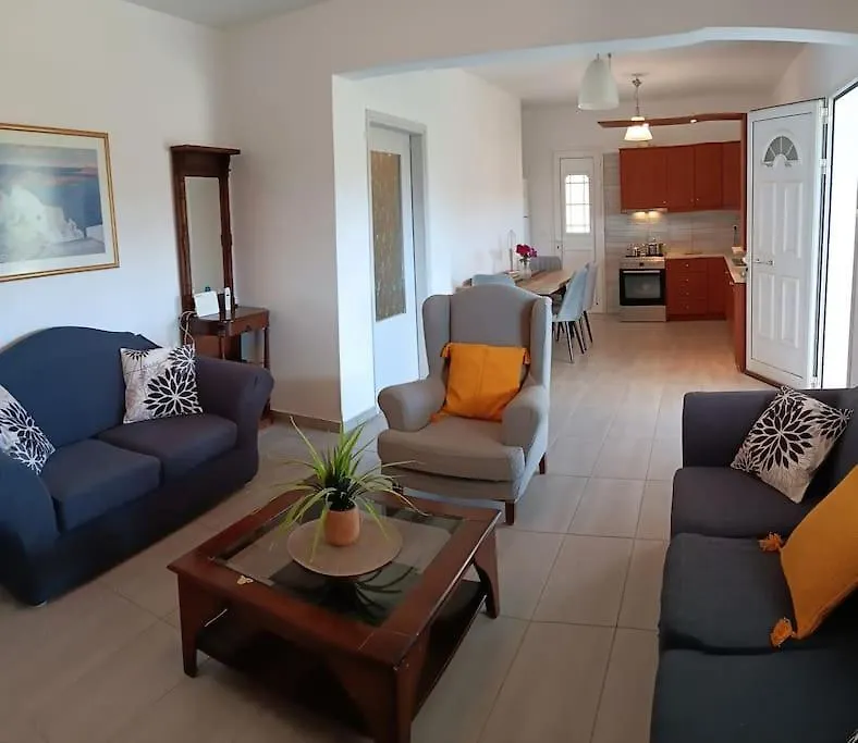Villa Giovani-Entire 1St Floor House With Pool Tzanata